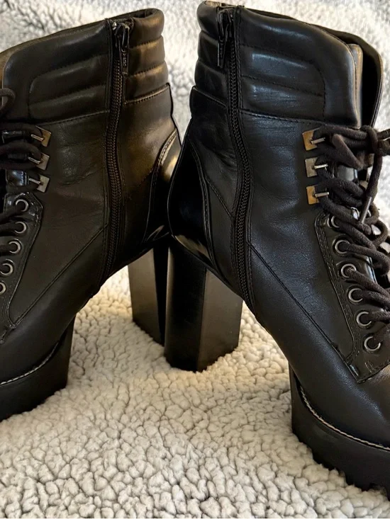 Gianni Bini Women’s Black Platform Lace-Up Ankle Boots - Picture 1 of 7